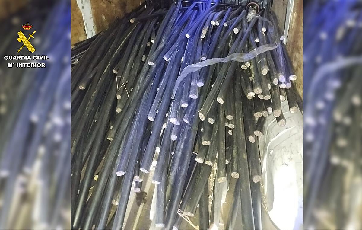 Cableado intervenido por los agentes.