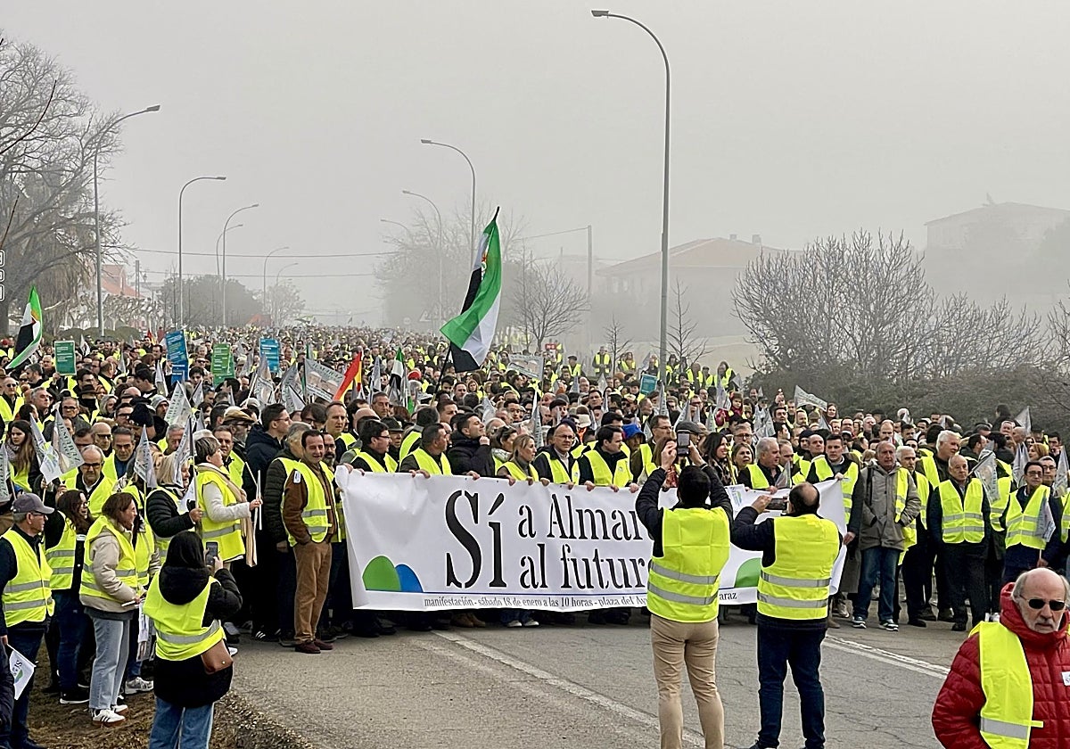Imagen de archivo de la manifestación en defensa de Almaraz celebrada el pasado mes de enero.