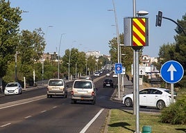 Radar situado en la avenida de Reina Sofía.