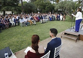 Acto de graduación de Ciencias del Deporte celebrado en los jardines de Aralia en 2022.