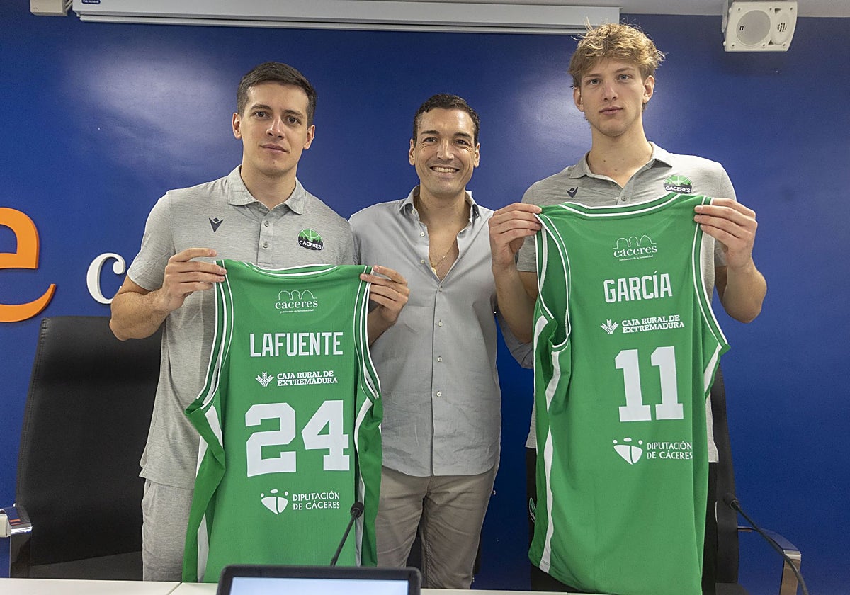 Albert Lafuente y Luis García durante su presentación.