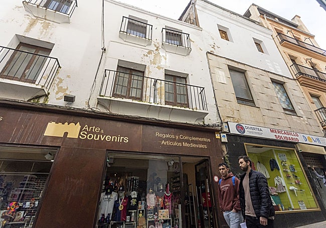 Se actuará en los números 3 y 5 de la calle Pintores.