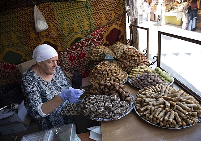 Puesto de dulces marroquíes.