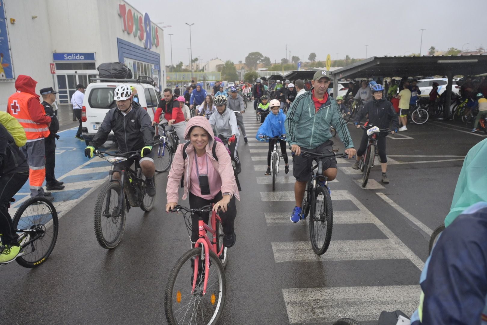 La cancelación del Día de la Bicicleta de Badajoz, en imágenes