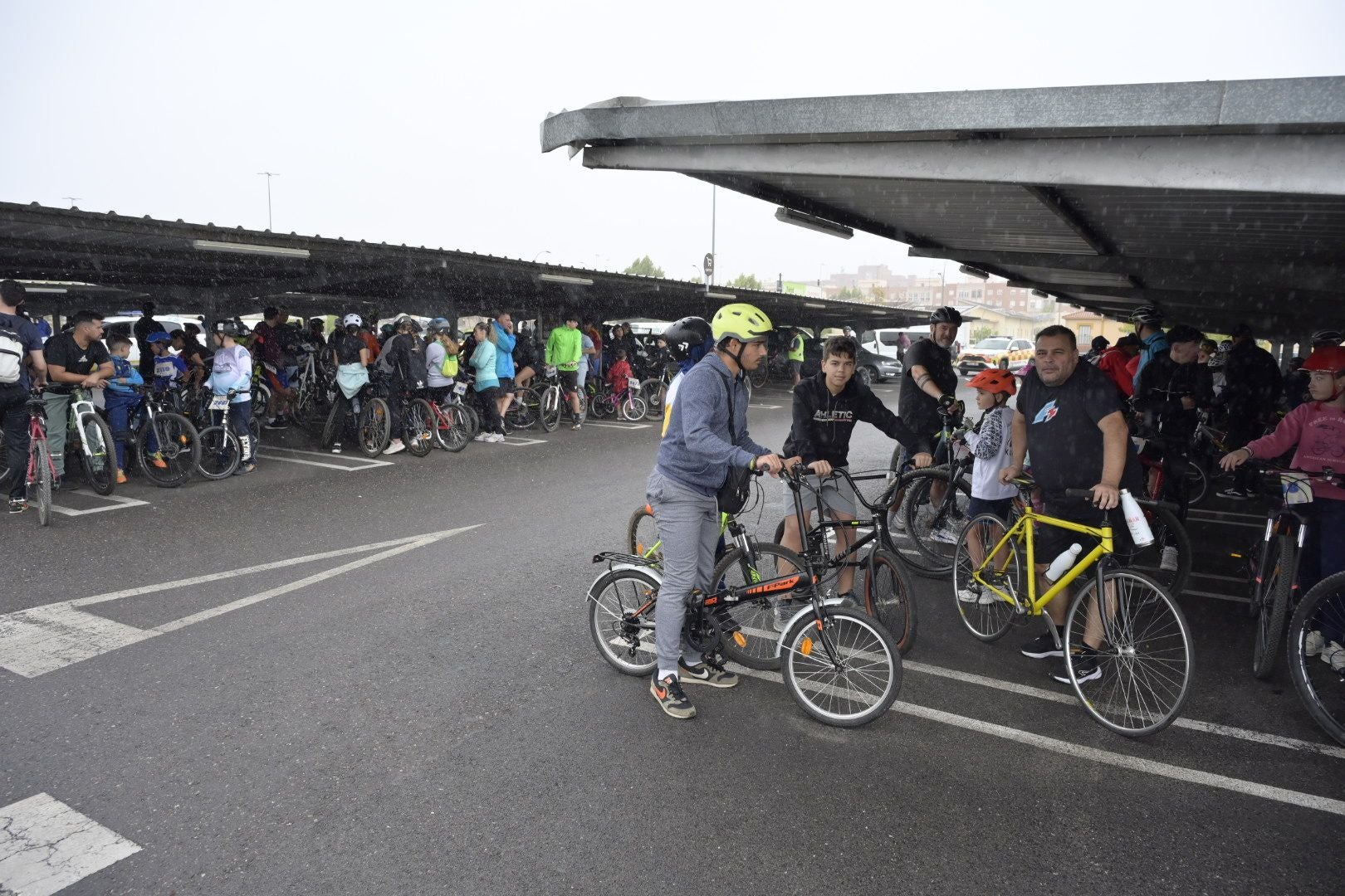 La cancelación del Día de la Bicicleta de Badajoz, en imágenes