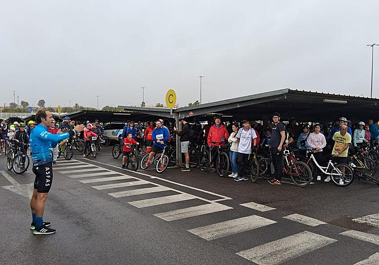 El concejal Juan Parejo ha sido el encargado de anunciar la cancelación de la marcha.