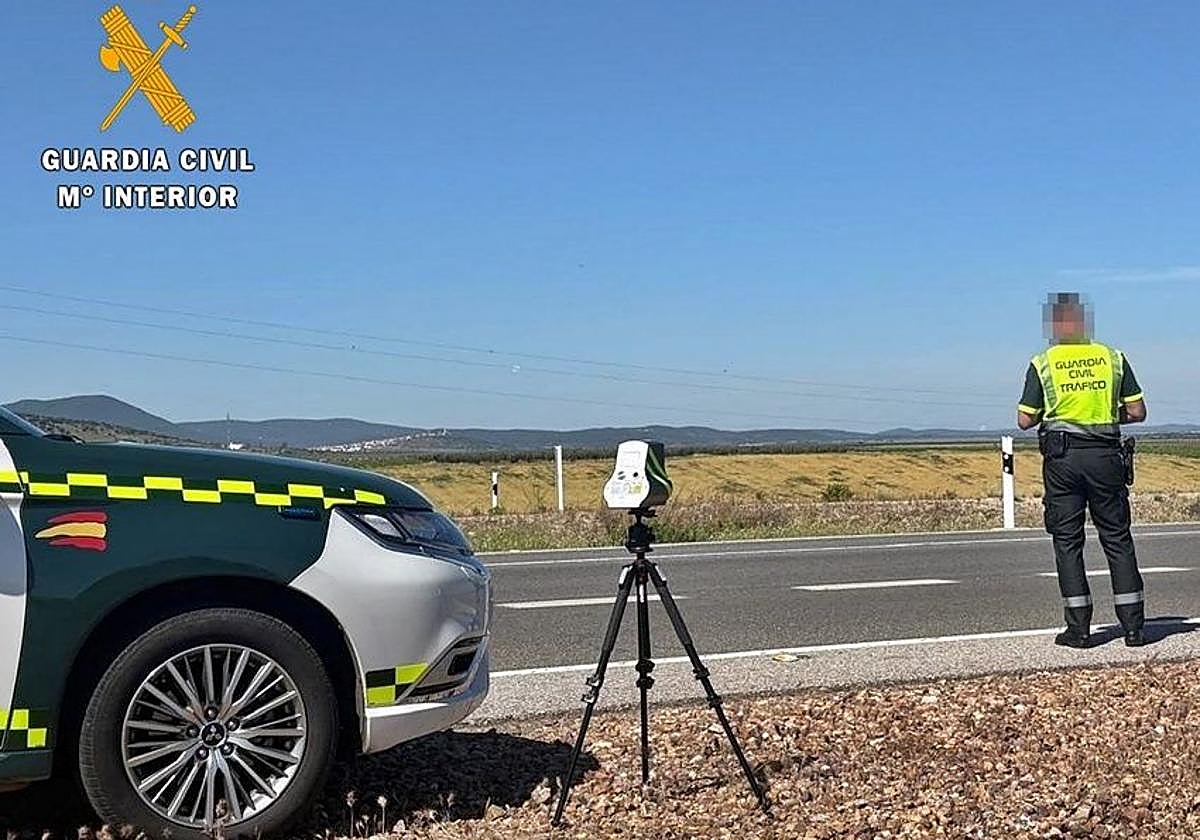 Investigado un motorista por circular a 183 kilómetros por hora en la N-435