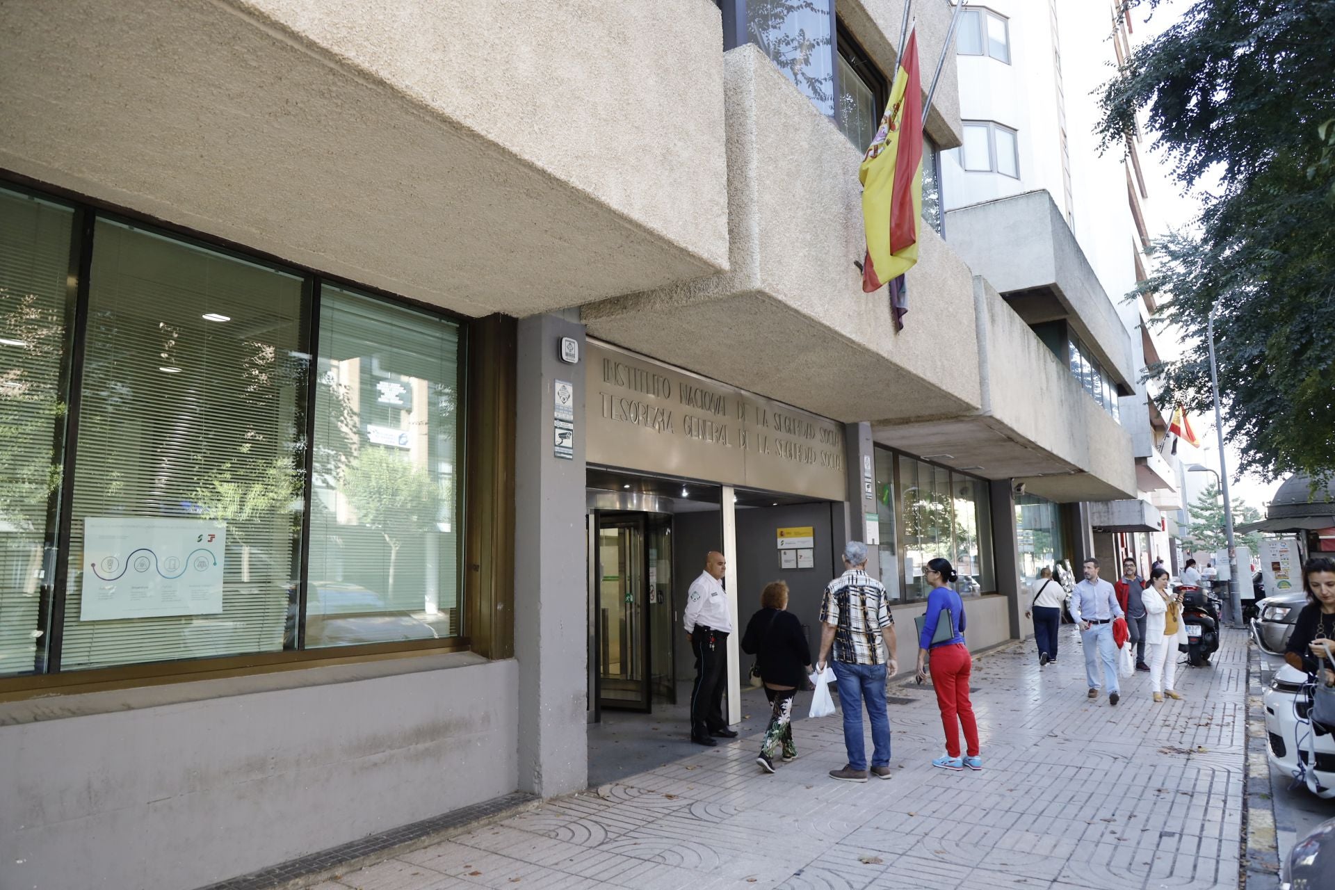 Fotos | Llegada a los juzgados de los dos detenidos por el crimen de la funcionaria de Badajoz