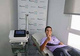 Carol Afán pasa reconocimiento médico en el Hospital Quirónsalud de Cáceres.