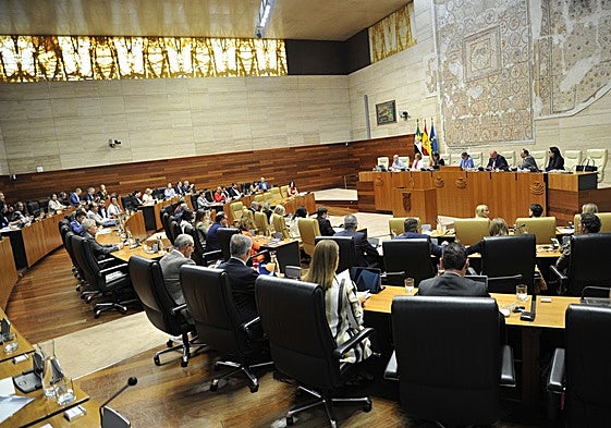 Sesión plenaria celebrada el pasado jueves en la Asamblea de Extremadura.