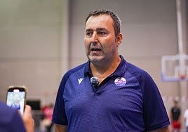 Miguel Gómez, entrenador del conjunto emeritense.