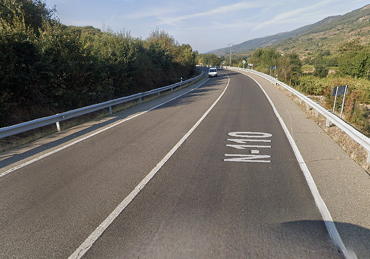 Imagen de la N-110, entre Navaconcejo y Valdastillas.