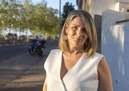 Gema Gallego, este martes en la avenida de Hernán Cortés tras ser elegida presidenta de la Agrupación Vecinal.