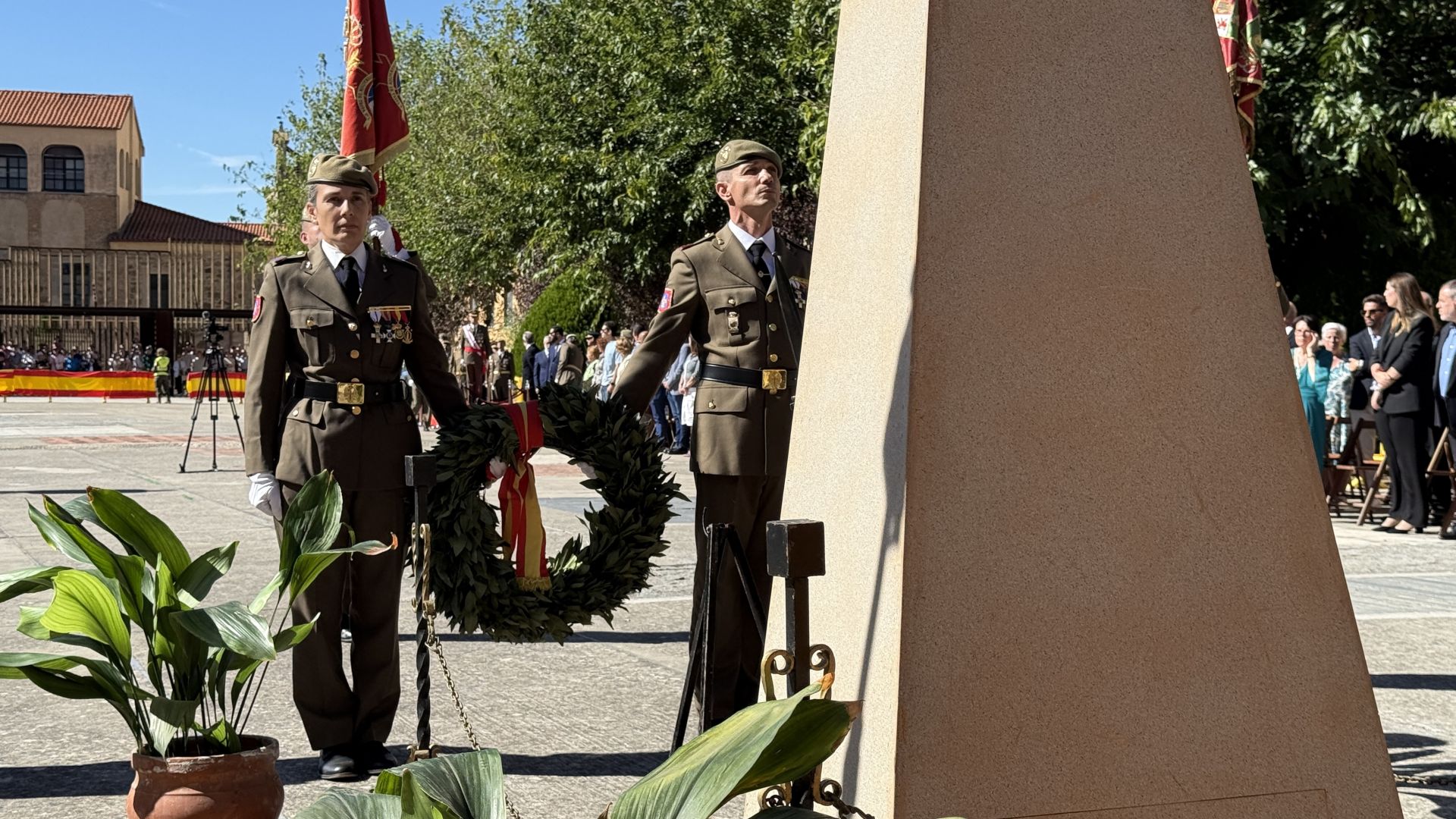 Fotos | Las mejores imágenes de la jura de bandera civil en Plasencia