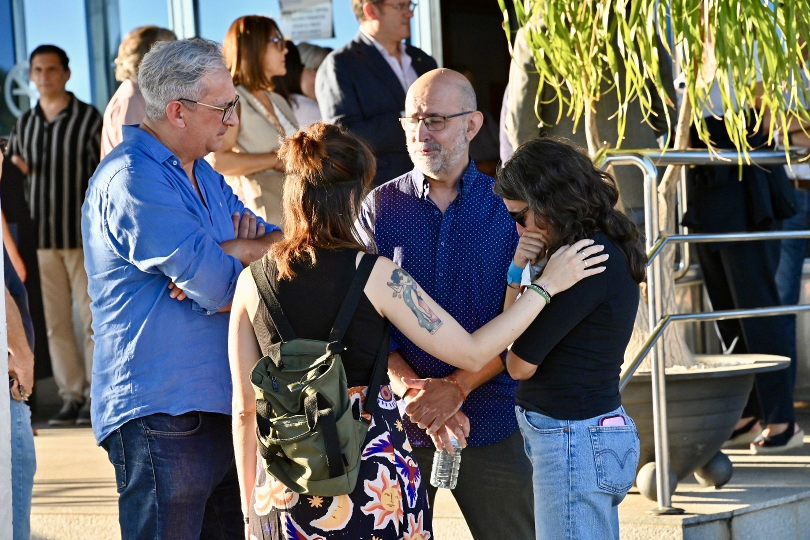 Diputados de Unidas por Extremadura en el tanatorio Puente Real.