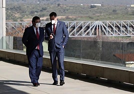 Pedro Sánchez y Guillermo Fernández Vara, en el Palacio de Congresos de Mérida, en 2021.