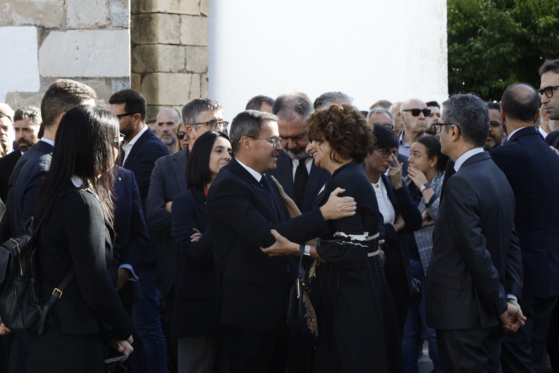 Cientos de personas despiden a Guillermo Fernández Vara en Olivenza