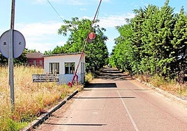 Entrada a la colonia Carlos Haya, a 15 kilómetros del centro de Badajoz.