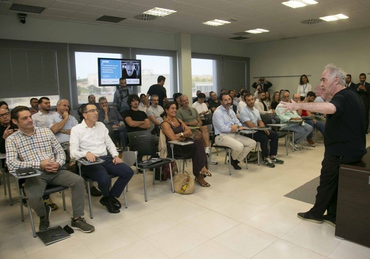 Ferran Adrià enseña en Mérida cómo tener un restaurante y no morir en el intento