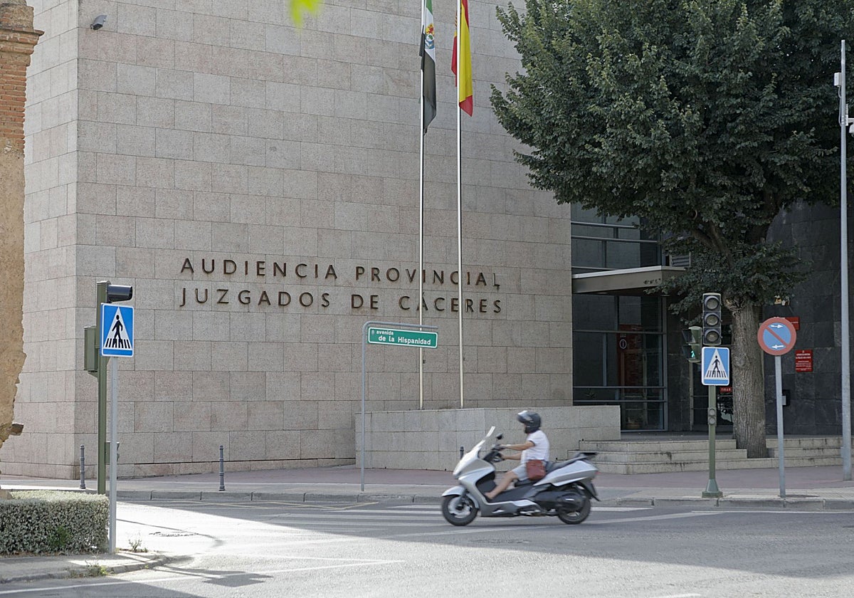 Audiencia provincial de Cáceres.