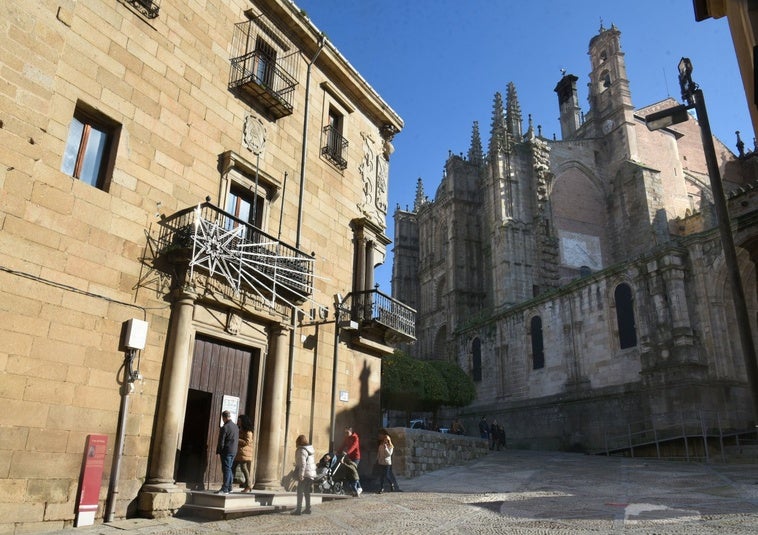 Plasencia empezará a gastar los fondos del Plan Edil en la Casa del Deán