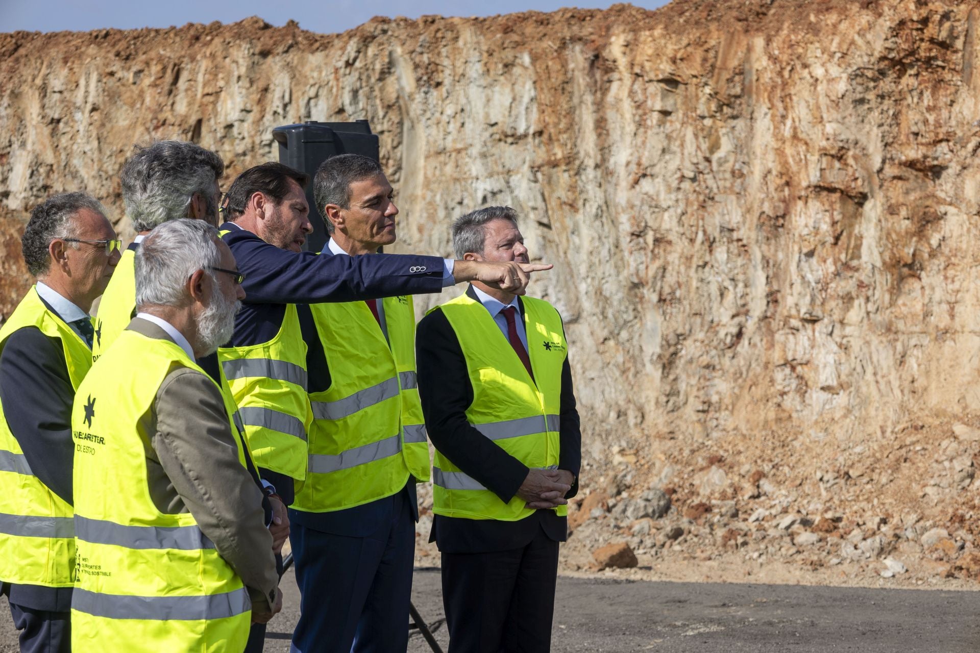 Fotos | Pedro Sánchez y Óscar Puente visitan las obras de la A-58, que unirá Badajoz y Cáceres