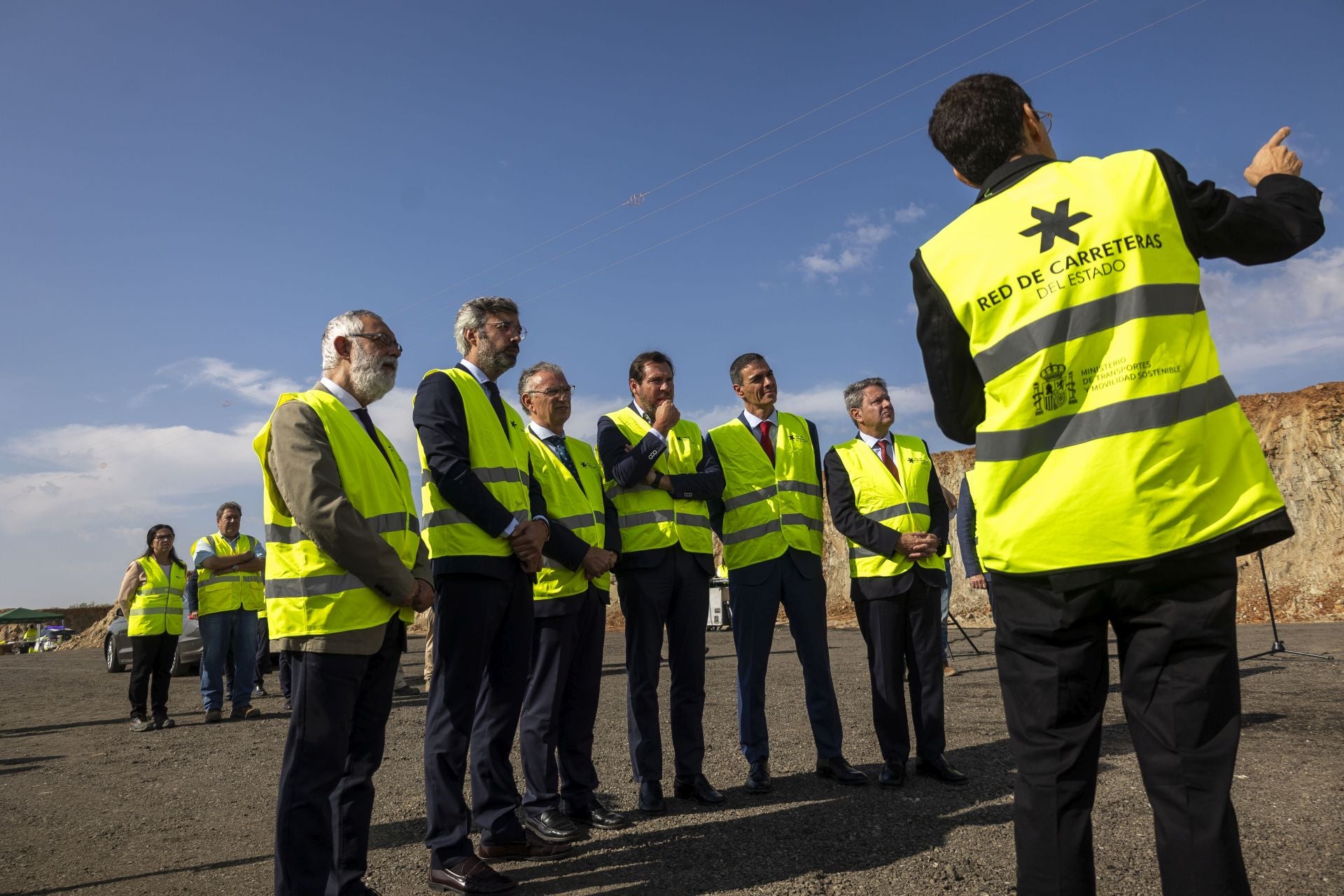 Fotos | Pedro Sánchez y Óscar Puente visitan las obras de la A-58, que unirá Badajoz y Cáceres