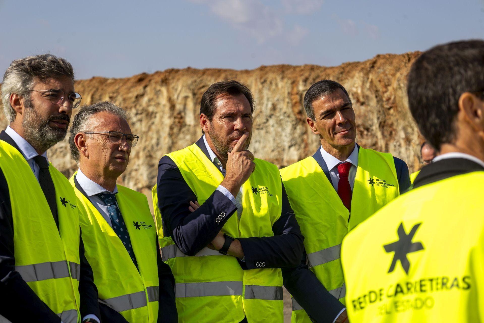 Fotos | Pedro Sánchez y Óscar Puente visitan las obras de la A-58, que unirá Badajoz y Cáceres