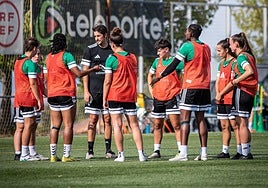 Sesión de entrenamiento de la plantilla del Cacereño Femenino esta semana.