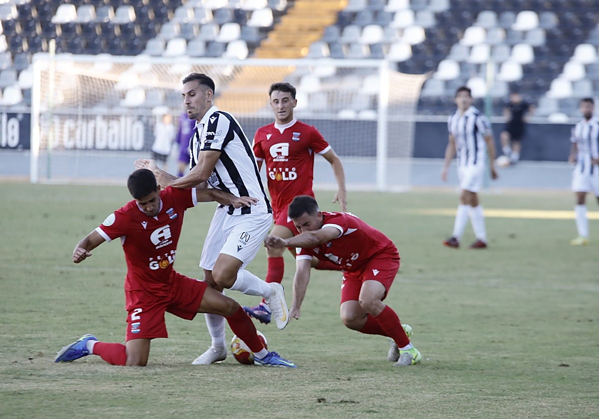 Álex Alegría será el referente ofensivo del Badajoz.