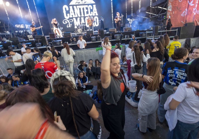 Un público intergeneracional disfruta del Extremúsika más ecléctico