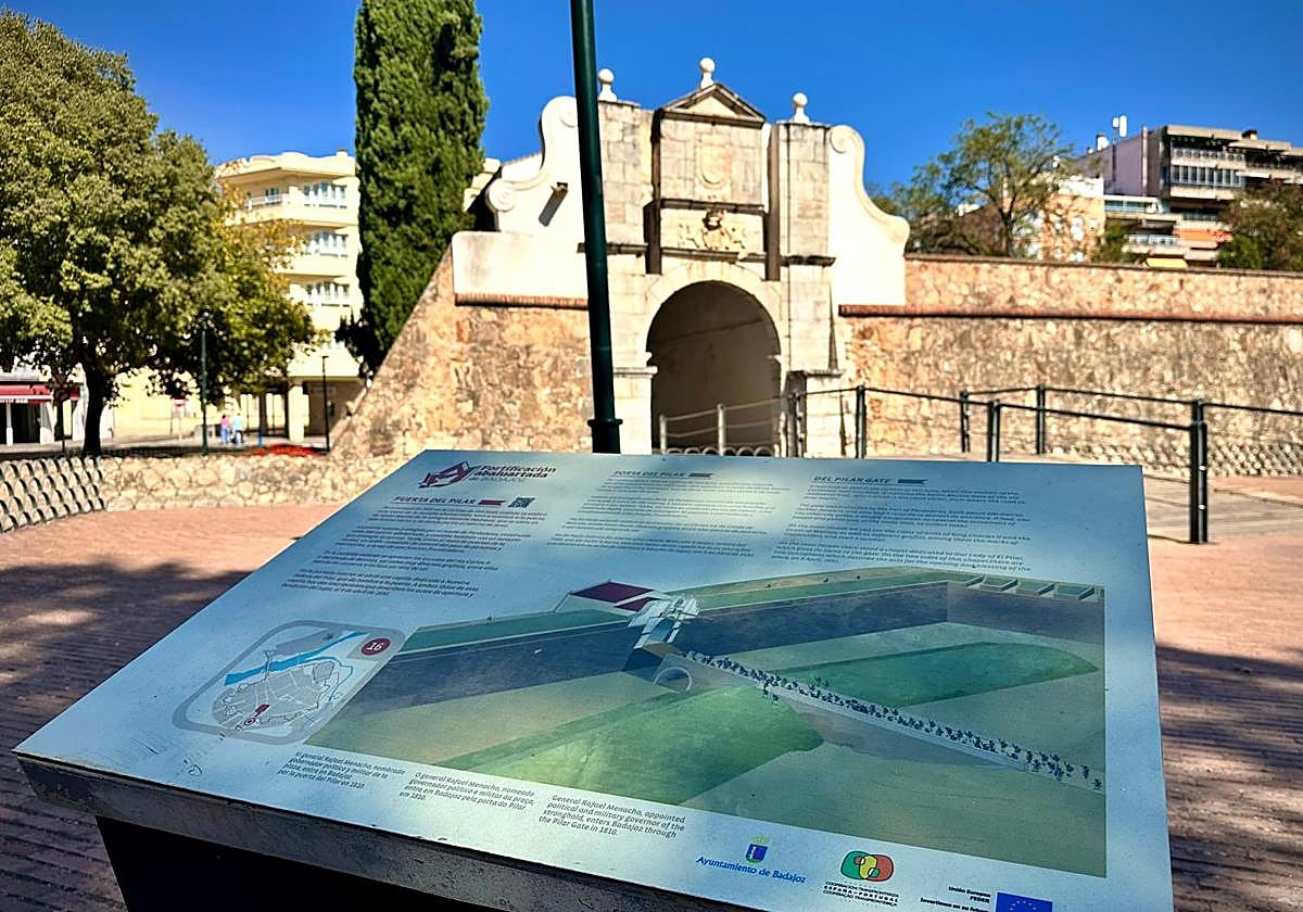 Panel explicativo del sistema abaluartado de la capital pacense.