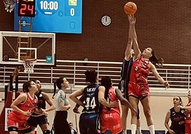 Salto inicial del duelo entre el Ardoi y el Al-Qázeres.
