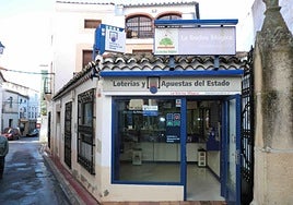 Administración de Navalmoral de la Mata donde se vendió uno de los cupones premiados en Extremadura