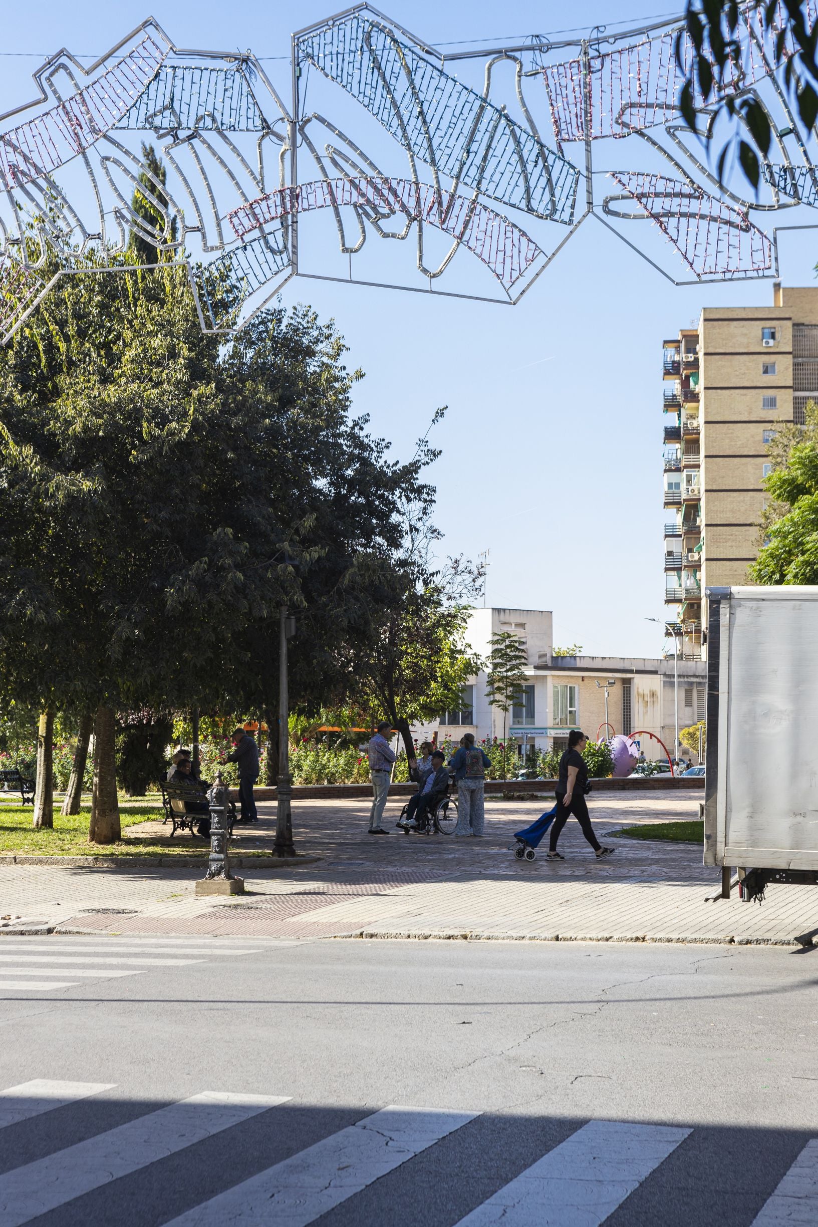 Las luces de Navidad ya se dejan ver en Badajoz