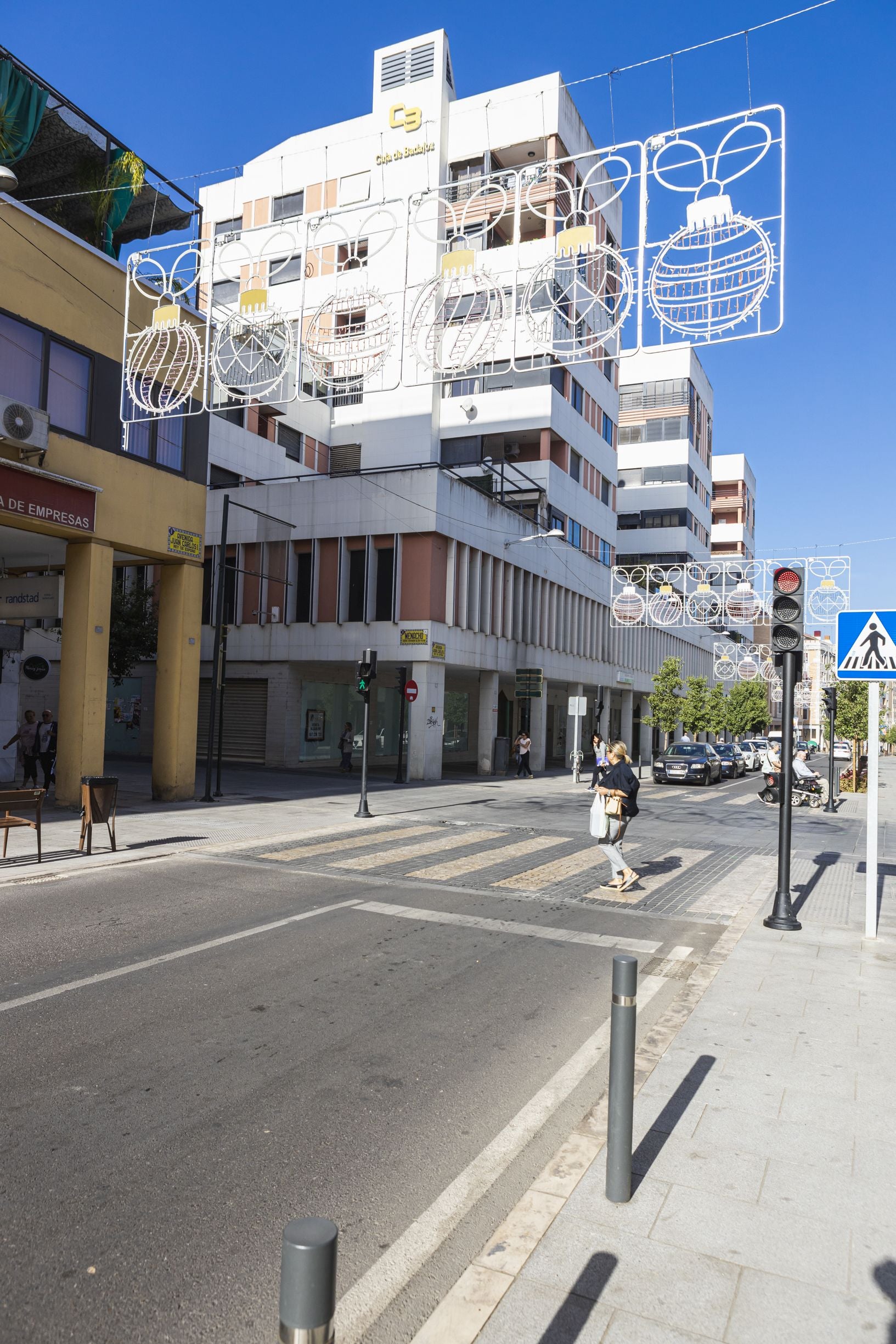 Las luces de Navidad ya se dejan ver en Badajoz