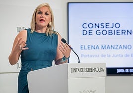 Elena Manzano, consejera de Hacienda y portavoz de la Junta de Extremadura.