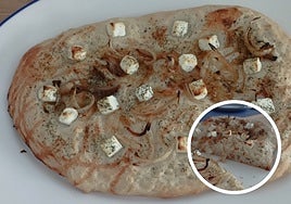 Focaccia con cebolla caramelizada y queso