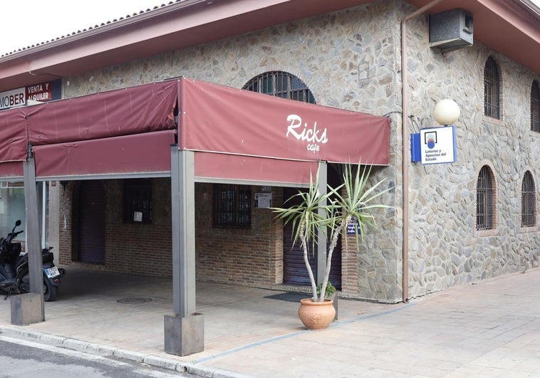 Roban el dinero de varias máquinas de un bar de Las Vaguadas de Badajoz tras arrancar las rejas de la ventana