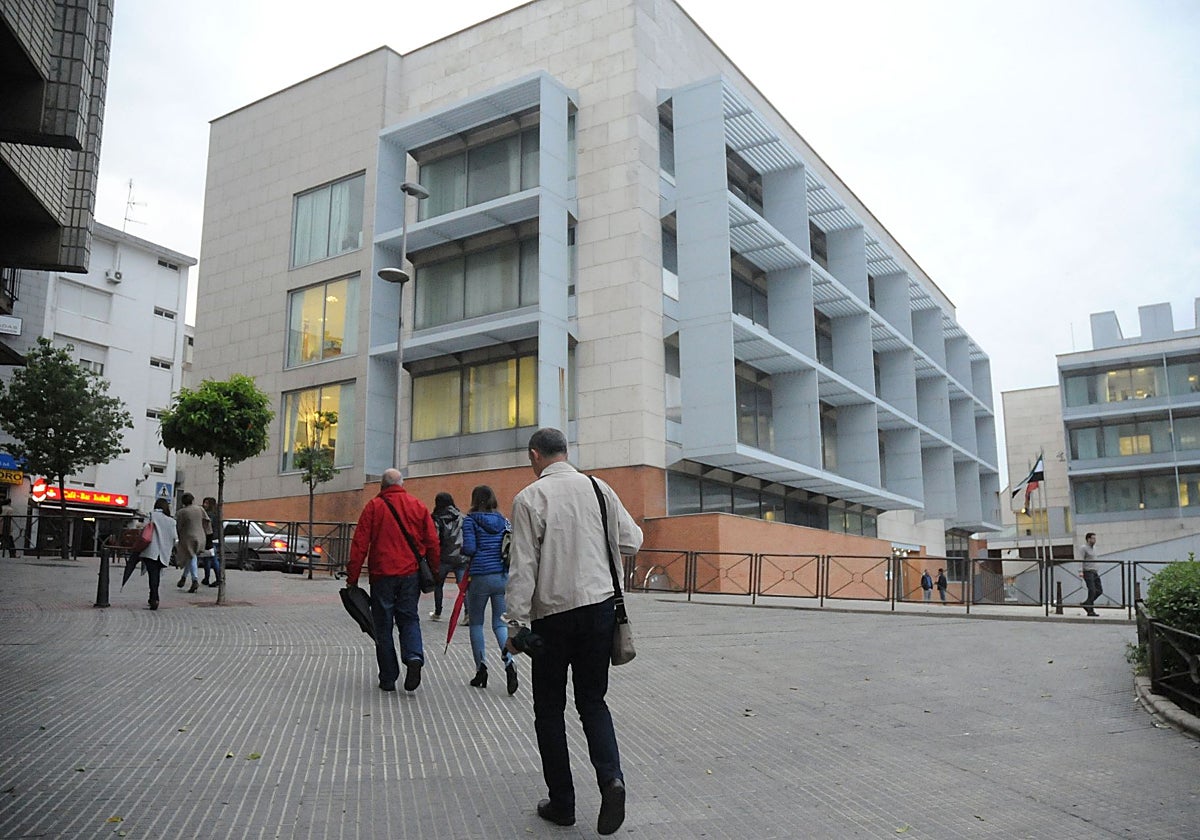 Trabajadores de la Junta en Mérida en las dependencias de la calle Morerías.