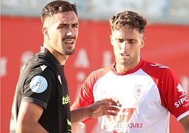 Maikel en una acción del duelo disputado por el Extremadura ante el Antoniano en Lebrija.