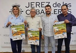 Las autoridades durante la presentación del Autocross de Jerez de los Caballeros que cierra la temporada del Campeonato de España.