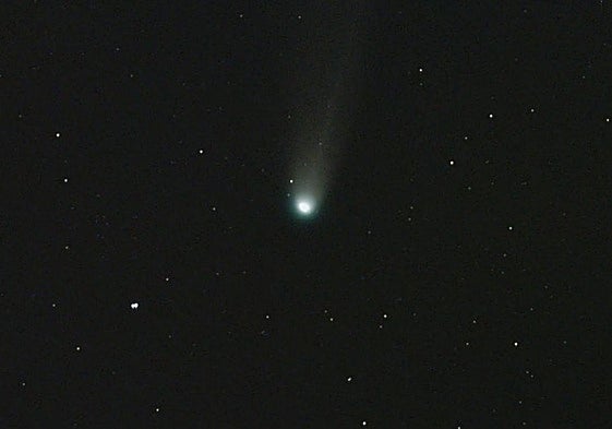 Foto tomada desde los apartamentos Los Naranjos Eco Home de Casas de Millán (Cáceres) con Dwarf3, modo astro, apilamiento de 6 tomas 15s.