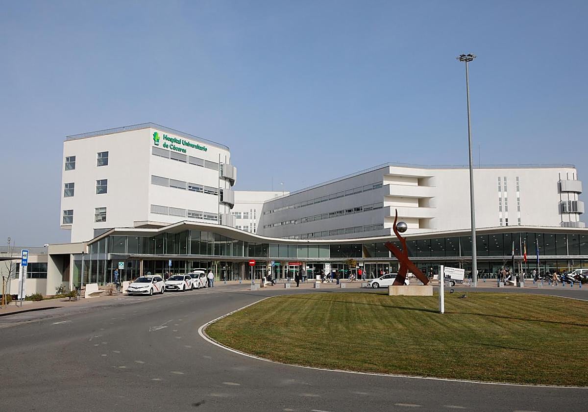 Dos heridos, uno de ellos grave, mientras realizaban labores de asfaltado en la CC-315, en Alcántara