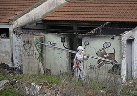 Una de las estancias que se quemó en el antiguo estadio de fútbol.