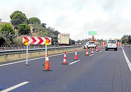 Los vehículos en dirección a Lisboa se incorporan a la calzada contraria antes de la salida 395.