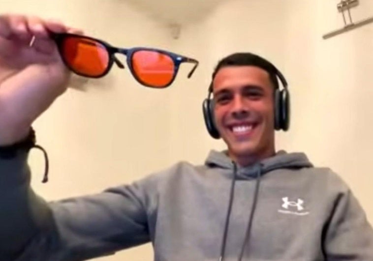 El extremeño Pedro Porro se une a la tendencia de las gafas de Marcos Llorente