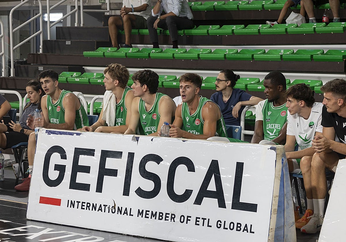 Banquillo del Cáceres.