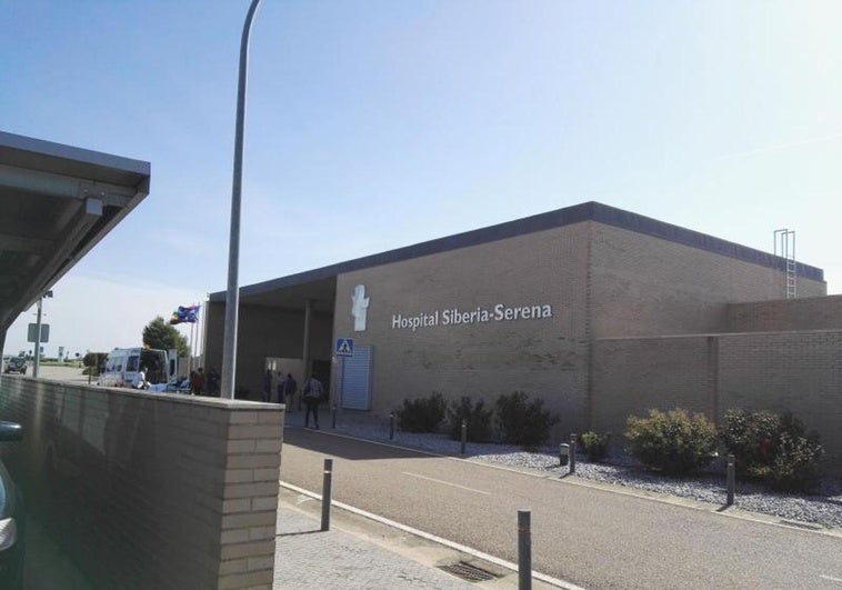 Grave un trabajador del Ayuntamiento de Cabeza del Buey tras caer desde una grúa a dos metros de altura