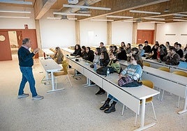 Una clase en la nueva Facultad de Medicina de la UEx.